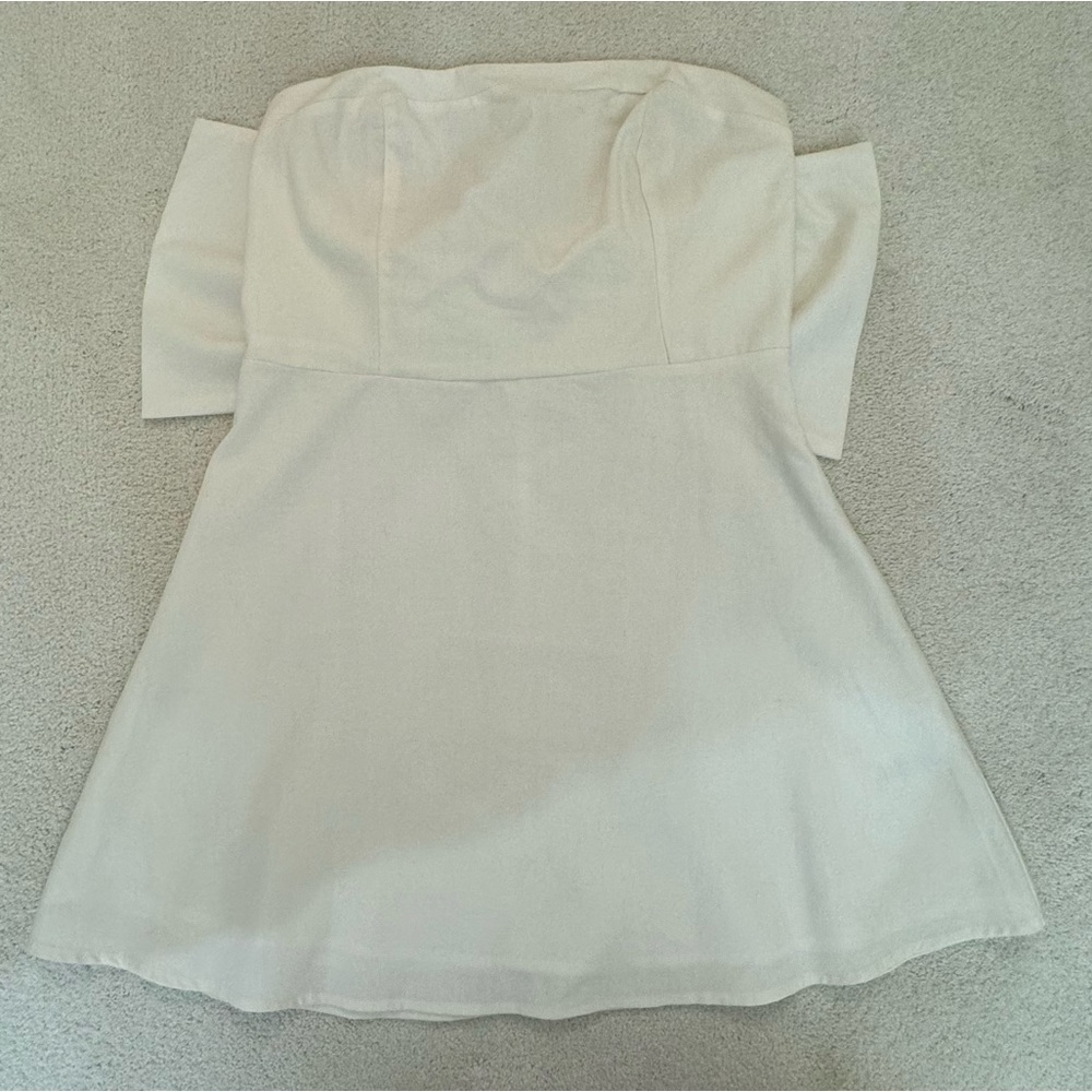 Size L White Linen Strapless Altar’d State